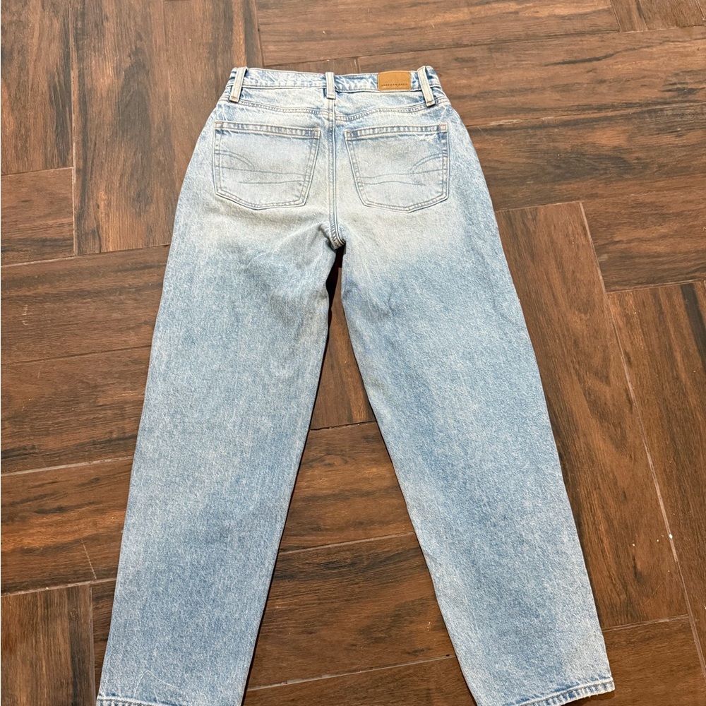 American Eagle Outfitters Light Wash Straight Jeans - Picture 4 of 4